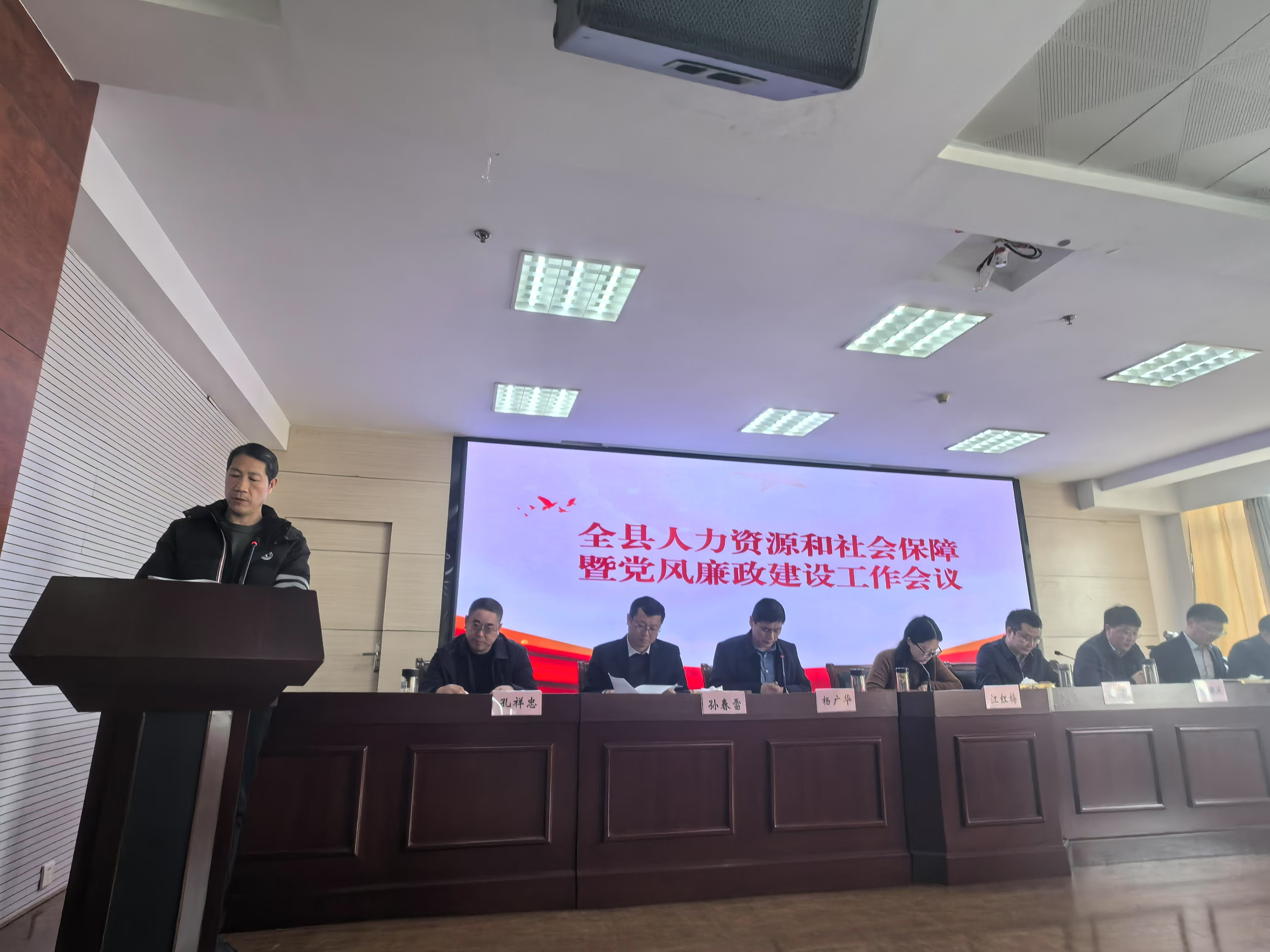 陈德新1.jpg